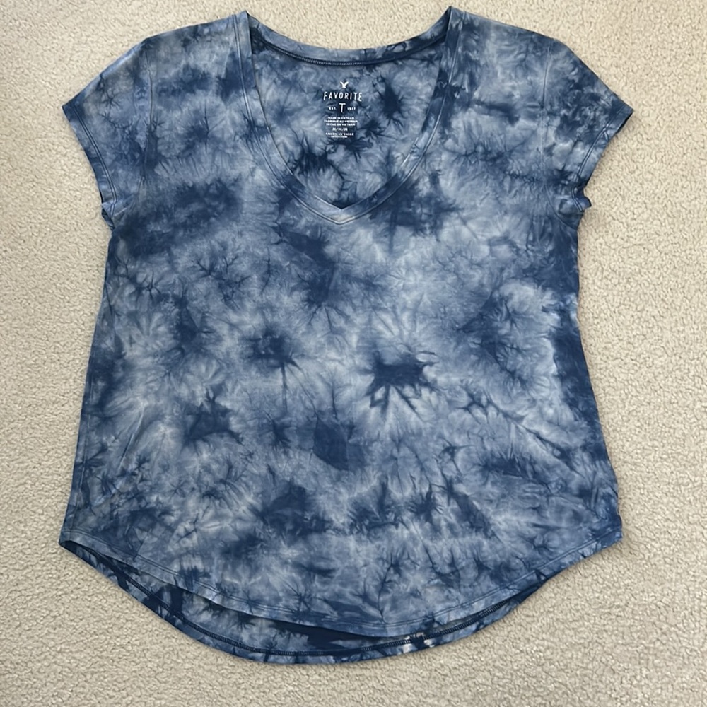 American Eagle Blue Tie Dye Favorite T size M